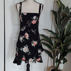 Soprano Black Flowers Body Con Women's Dress Size Large